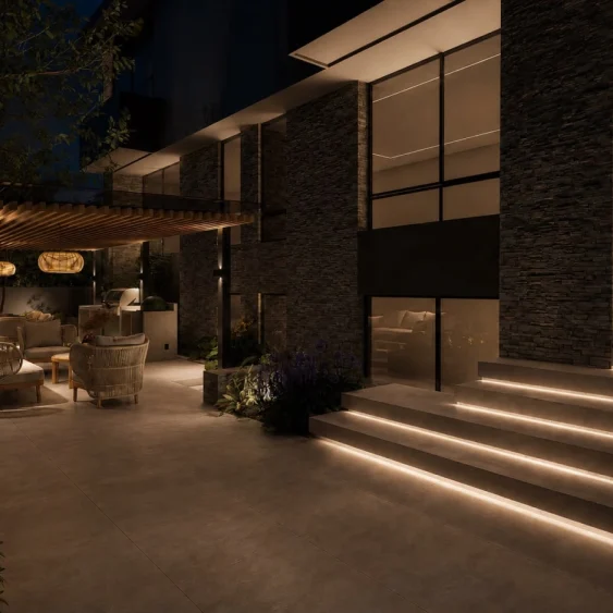 Imagen nocturna de la terraza del proyecto La Palma
