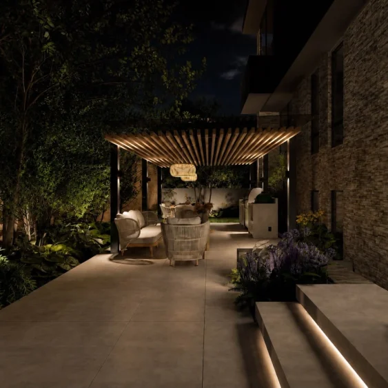 Imagen nocturna de la terraza del proyecto La Palma